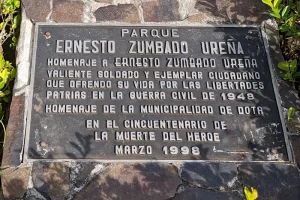 Placa Parque Ernesto Zumbado