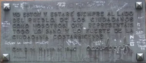 Estatua León Cortés