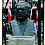 Busto de Manuel Mora en la Plaza de las Garantías Sociales